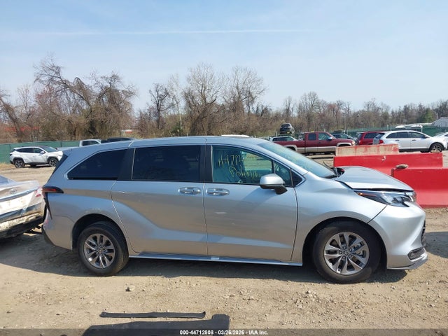 Toyota Sienna Xle