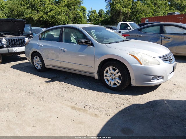 Salvage Nissan Altima Image