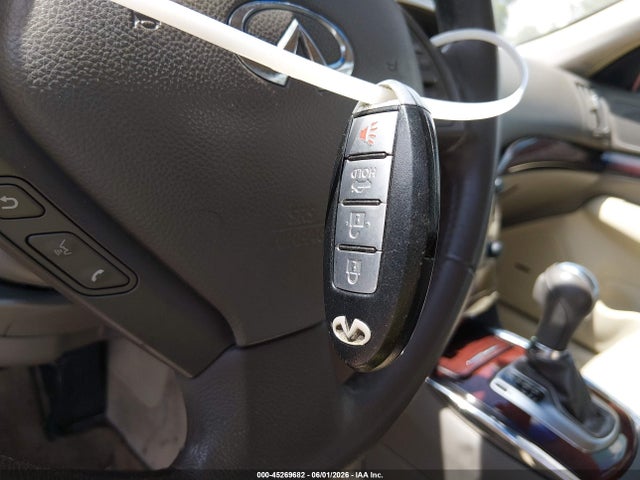 INFINITI G37 Journey