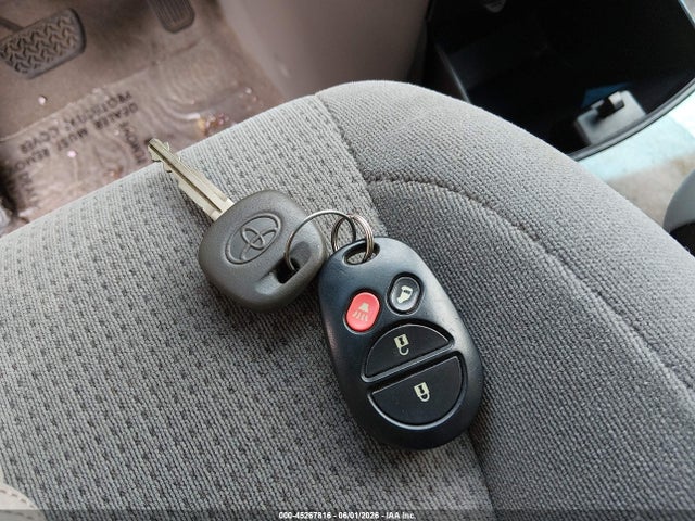 Toyota Sienna Le