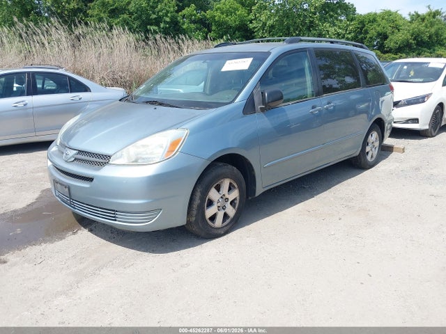 Toyota Sienna Le
