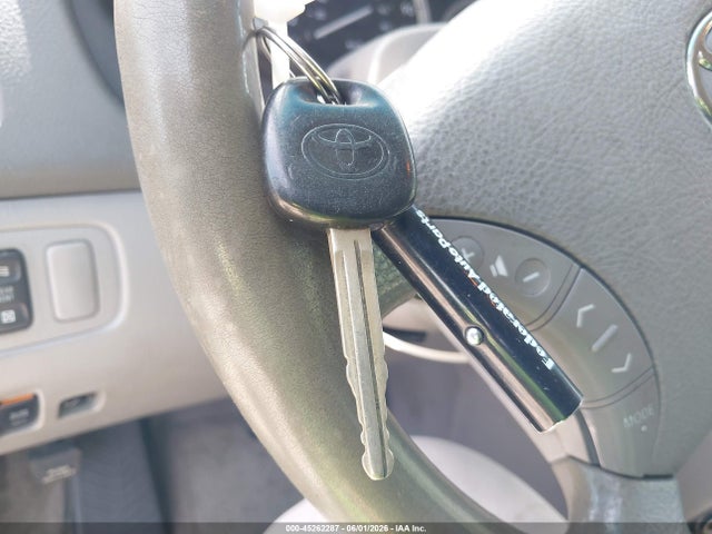 Toyota Sienna Le
