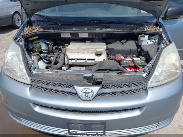 Toyota Sienna Le