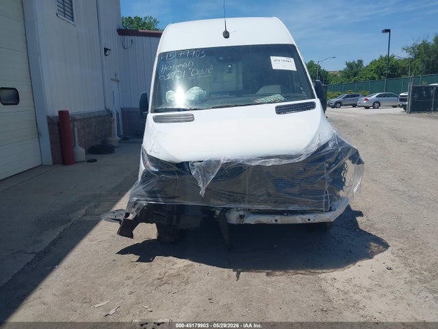 Mercedes-Benz Sprinter 2500 High Roof V6