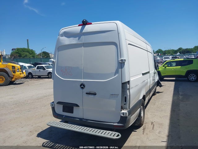 Mercedes-Benz Sprinter 2500 High Roof V6