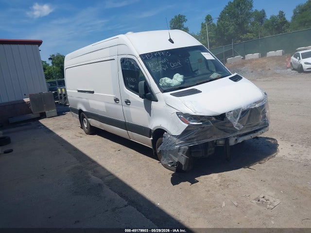 Salvage Mercedes-Benz Sprinter 2500 Image