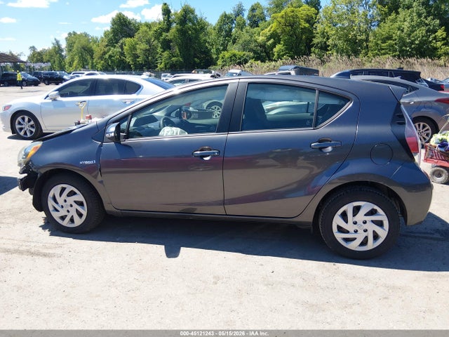 Toyota Prius c Two