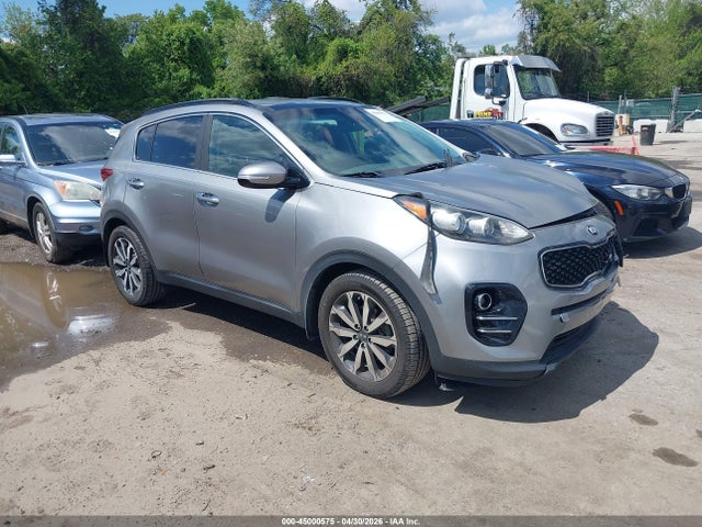 Salvage Kia Sportage Image