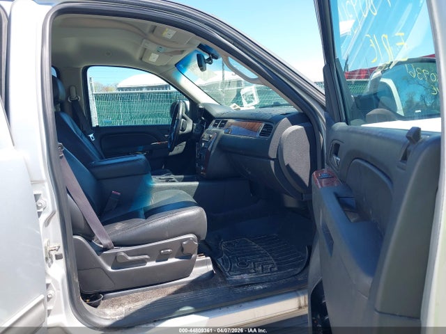 Chevrolet Suburban 1500 Lt