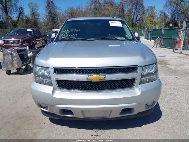 Chevrolet Suburban 1500 Lt