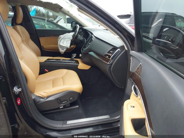 Volvo XC90 T6 Momentum