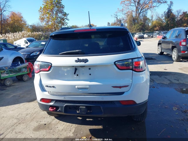 Jeep Compass Trailhawk 4x4