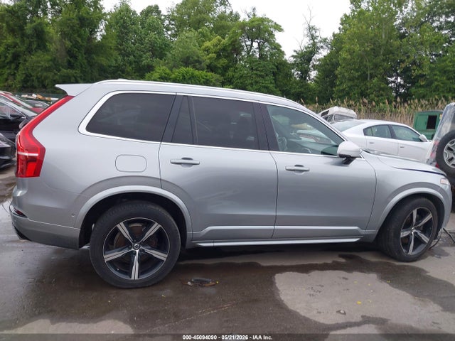 Volvo XC90 T6 R-design