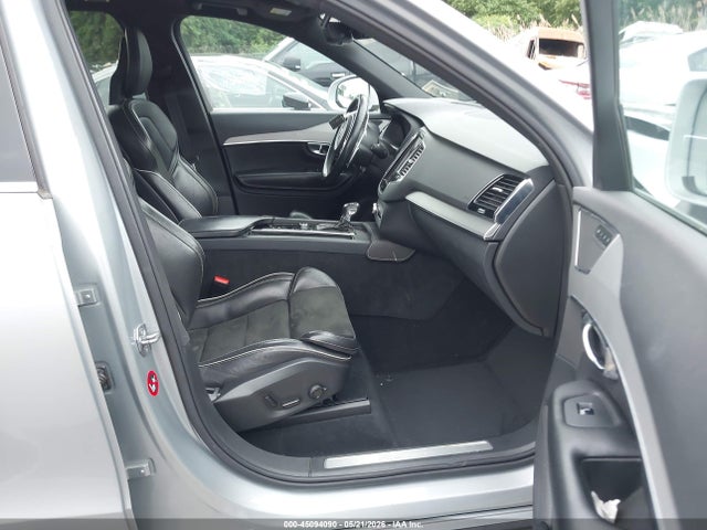 Volvo XC90 T6 R-design