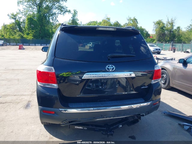 Toyota Highlander Base V6