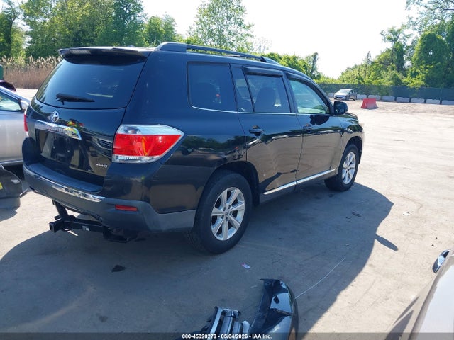 Toyota Highlander Base V6