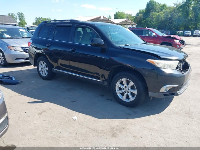 Salvage Toyota Highlander Image