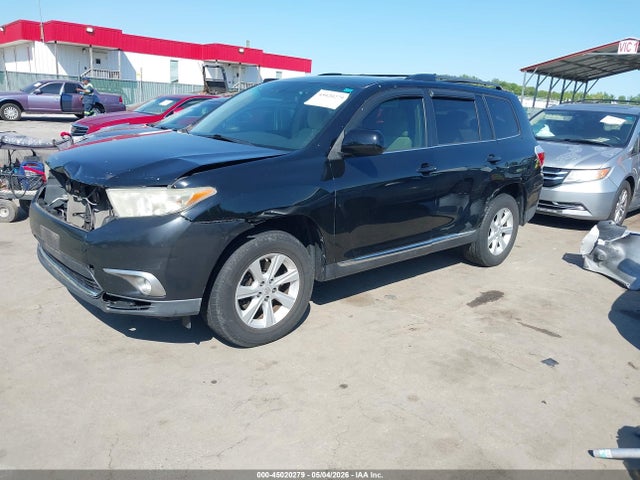 Toyota Highlander Base V6
