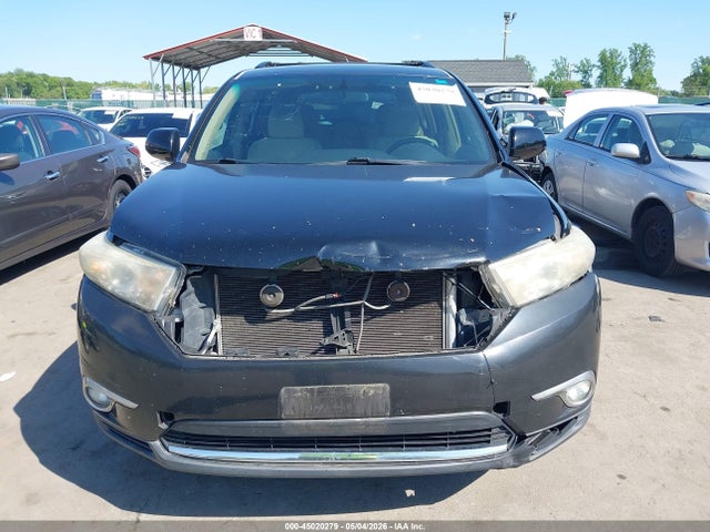 Toyota Highlander Base V6