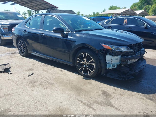 Salvage Toyota Camry Image