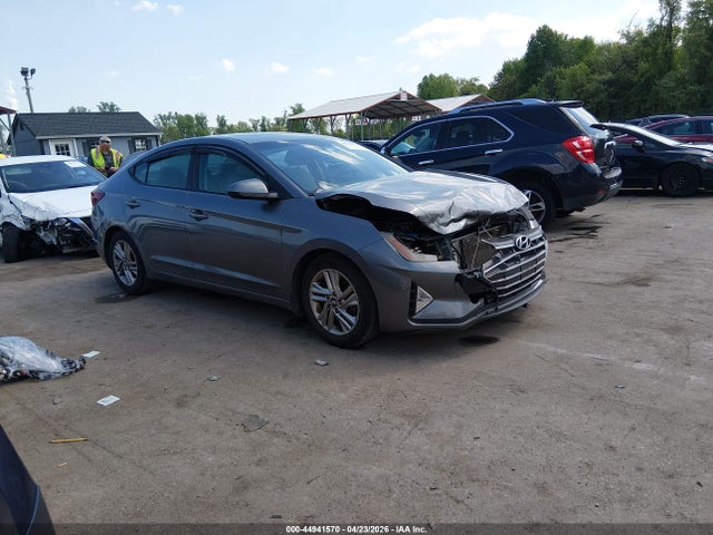 Salvage Hyundai ELANTRA Image