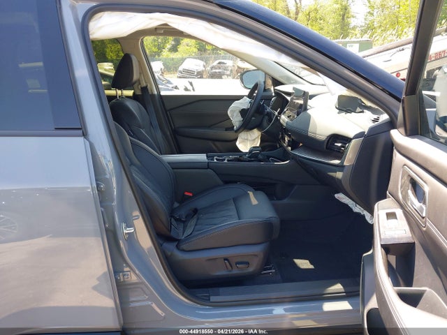 Nissan Rogue Platinum