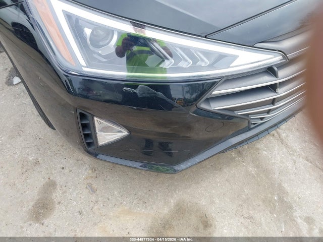 Hyundai ELANTRA Sel