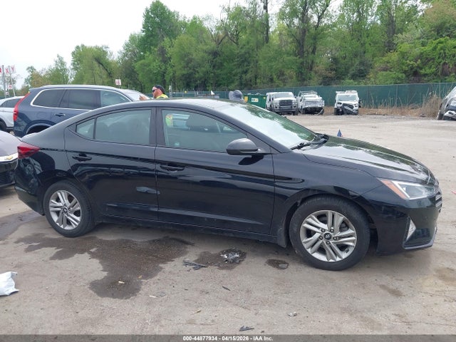 Hyundai ELANTRA Sel