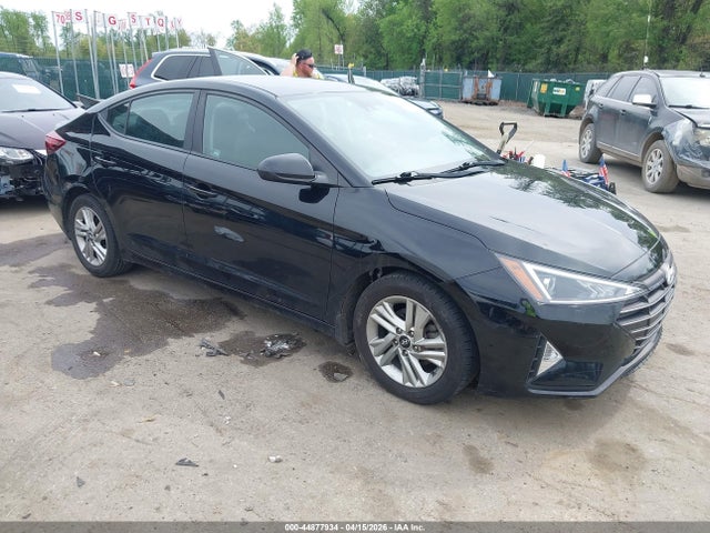 Salvage Hyundai ELANTRA Image