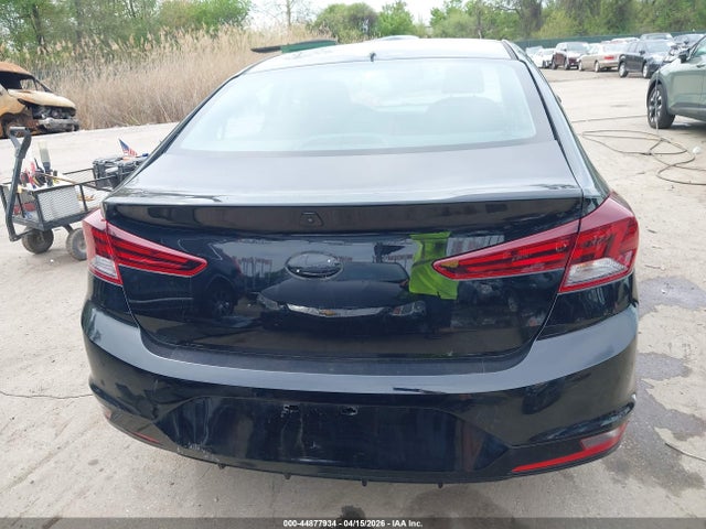 Hyundai ELANTRA Sel