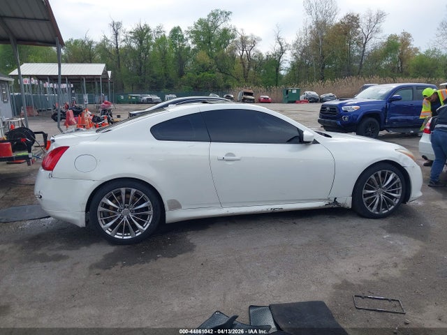 INFINITI G37 Journey