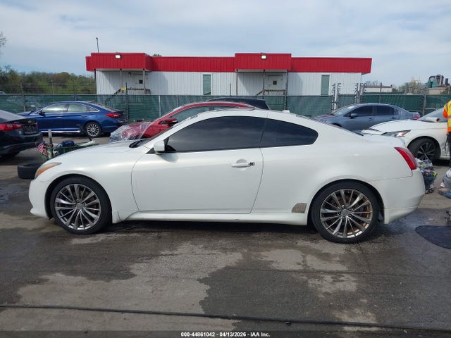 INFINITI G37 Journey