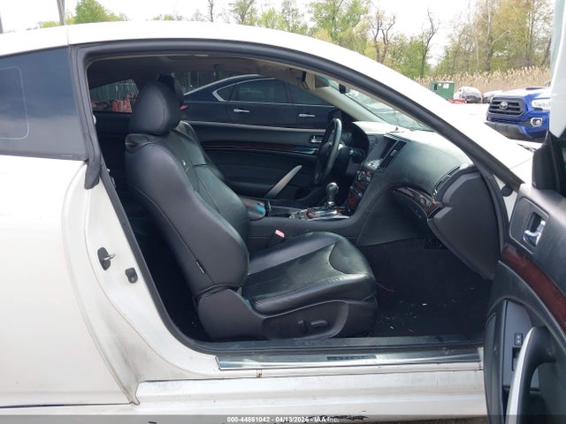 INFINITI G37 Journey