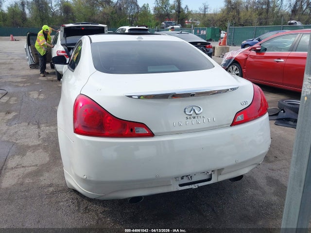 INFINITI G37 Journey