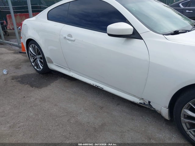 INFINITI G37 Journey