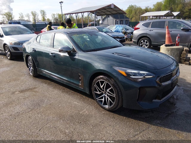 Salvage Kia Stinger Image