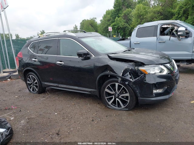 Salvage Nissan Rogue Image