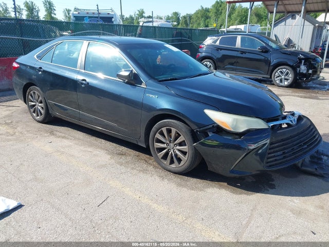 Salvage Toyota Camry Image