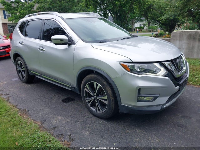 Salvage Nissan Rogue Image