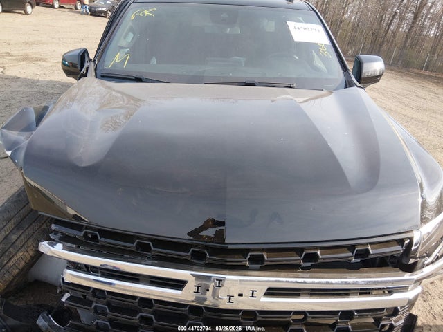 Chevrolet Suburban 4wd Ls