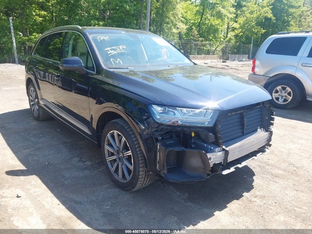Salvage Audi Q7 Image