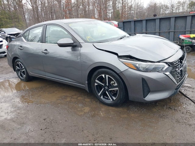 Salvage Nissan Sentra Image