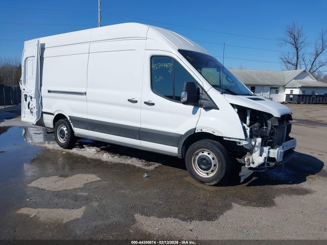 Salvage Ford Transit Image
