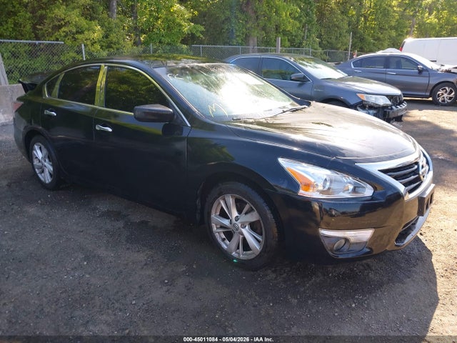 Salvage Nissan Altima Image