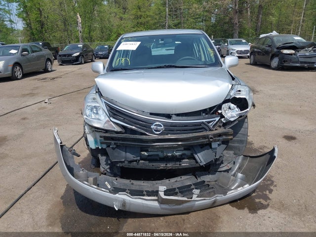 Nissan Versa 1.8 S