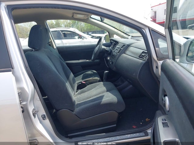 Nissan Versa 1.8 S