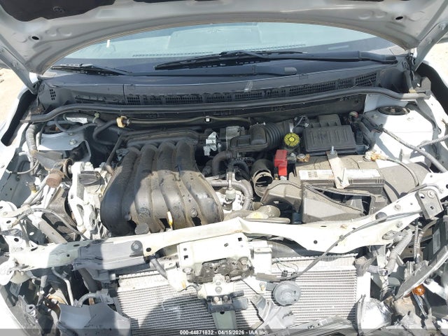 Nissan Versa 1.8 S