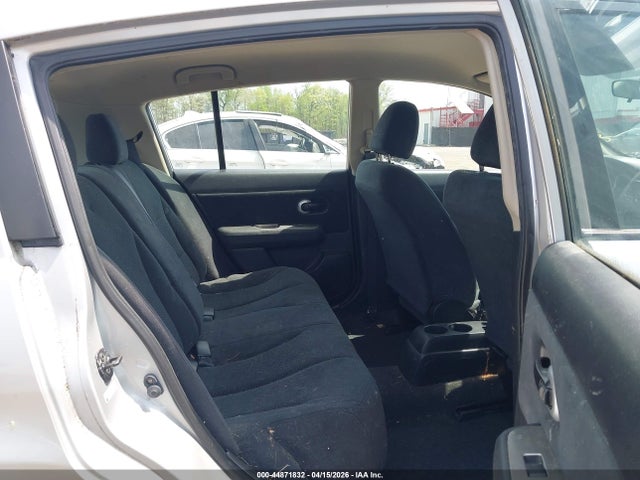 Nissan Versa 1.8 S