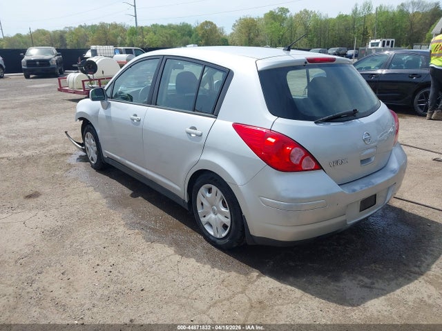 Nissan Versa 1.8 S