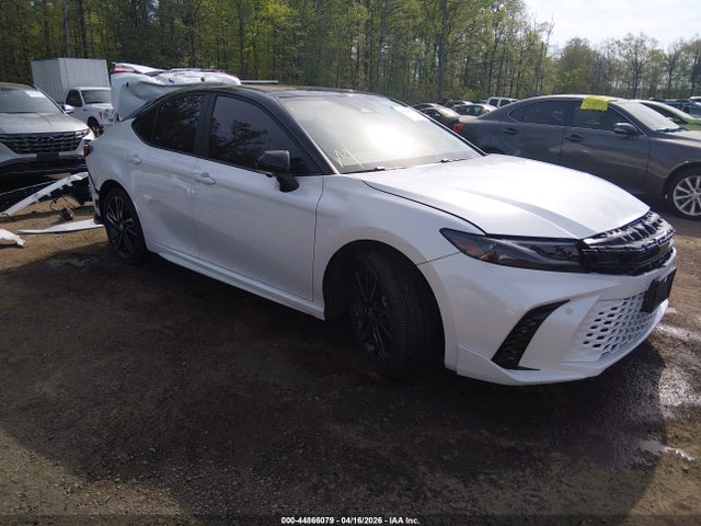 Salvage Toyota Camry Image